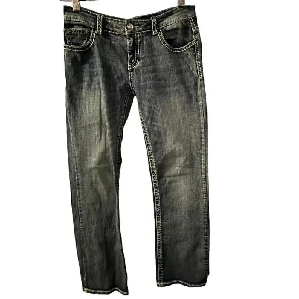 Cedar Rose med wash deim womens jeans cowgirl fit size 28x32L measures 32x30L